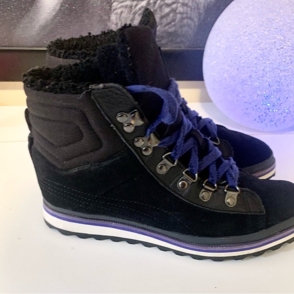 PUMA fleecy lined hiker boots - like new! - Picture 6 of 10